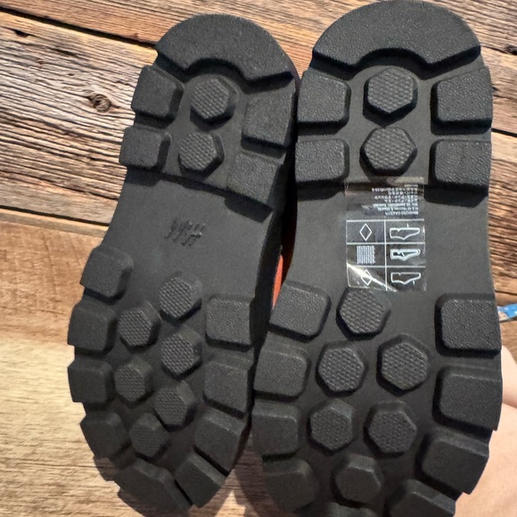 Women's Coral Lace-Up Boots - Picture 4 of 5